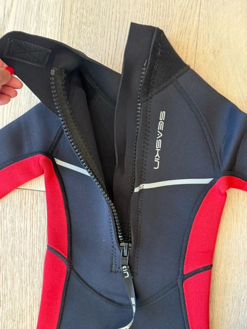NWOT Seaskin Boys 3mm Neoprene Back Zip Wetsuit | Size 3 | Surf Swim